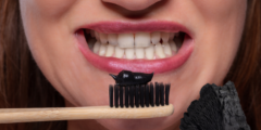 فوائد الفحم للاسنان | تعرف على أفضل طريقة تبييض الأسنان بالفحم